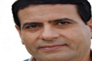 صورة المؤلف عزت القمحاوي صورة المؤلف عزت القمحاوي